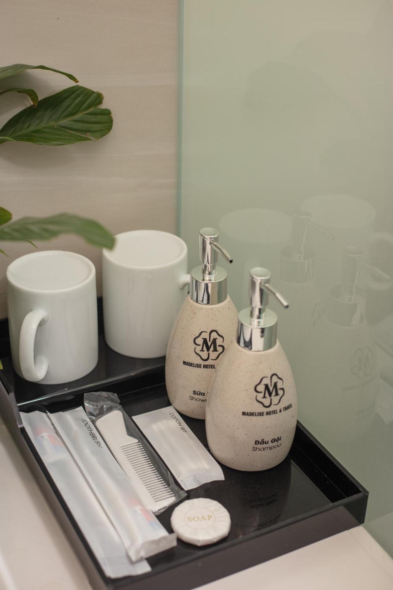 Madelise Adora Hotel & Travel ハノイ市 エクステリア 写真
