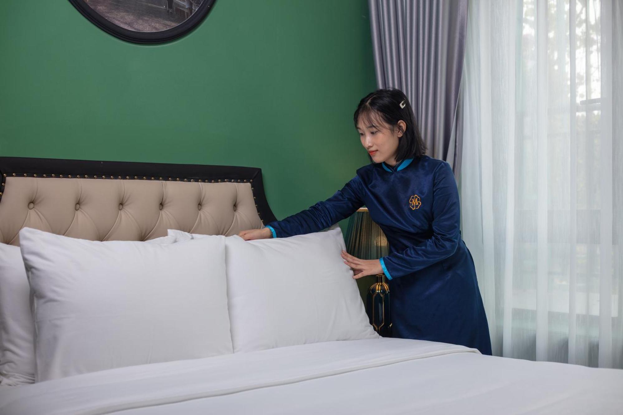 Madelise Adora Hotel & Travel ハノイ市 エクステリア 写真