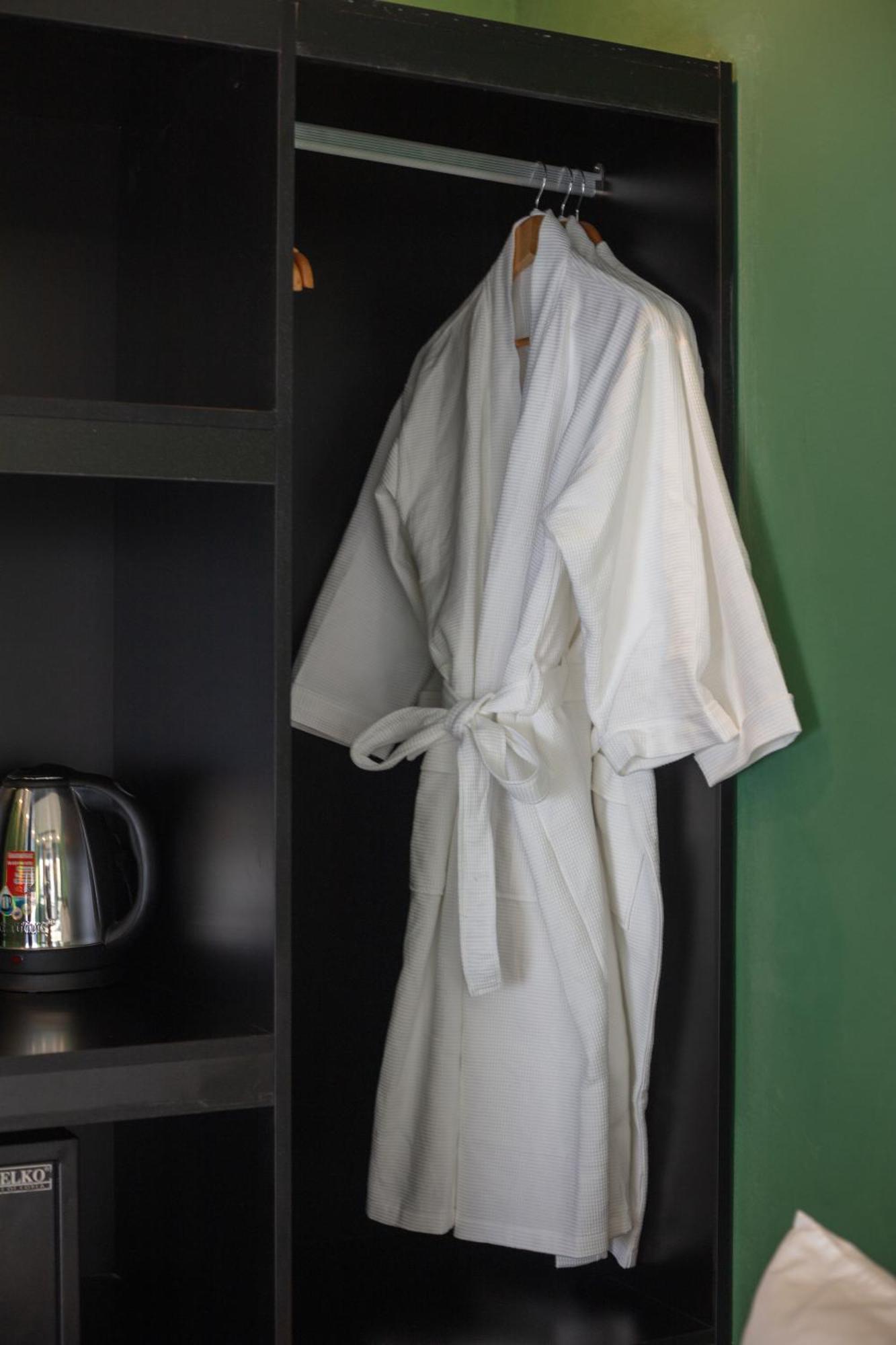 Madelise Adora Hotel & Travel ハノイ市 エクステリア 写真