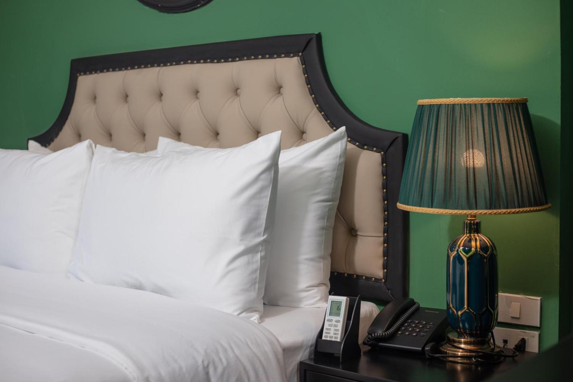Madelise Adora Hotel & Travel ハノイ市 エクステリア 写真