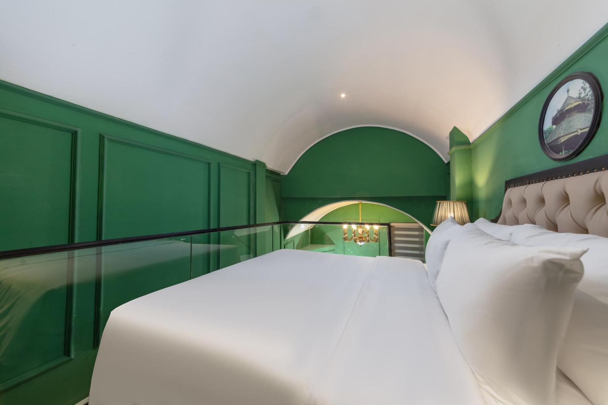 Madelise Adora Hotel & Travel ハノイ市 エクステリア 写真