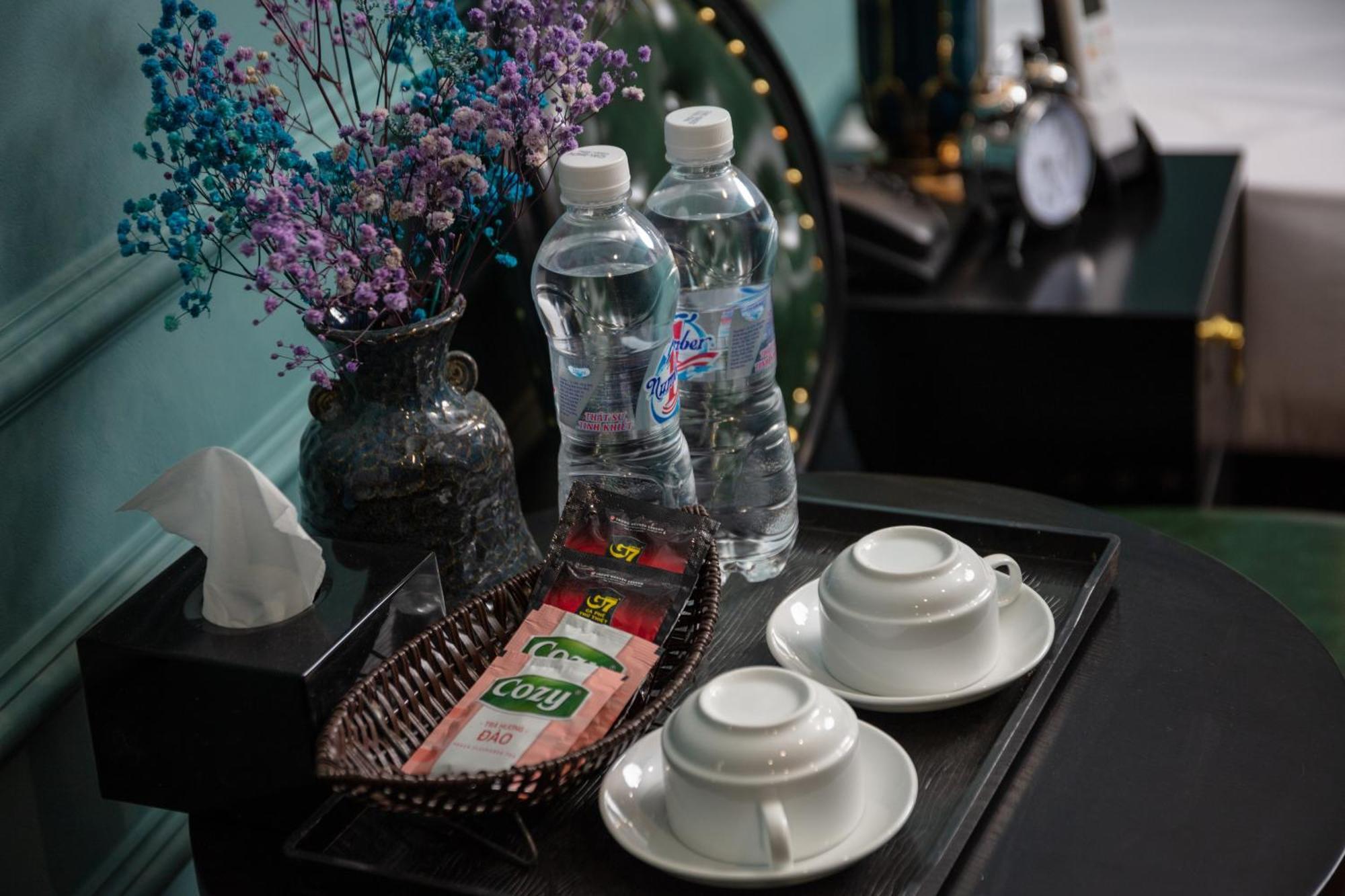 Madelise Adora Hotel & Travel ハノイ市 エクステリア 写真