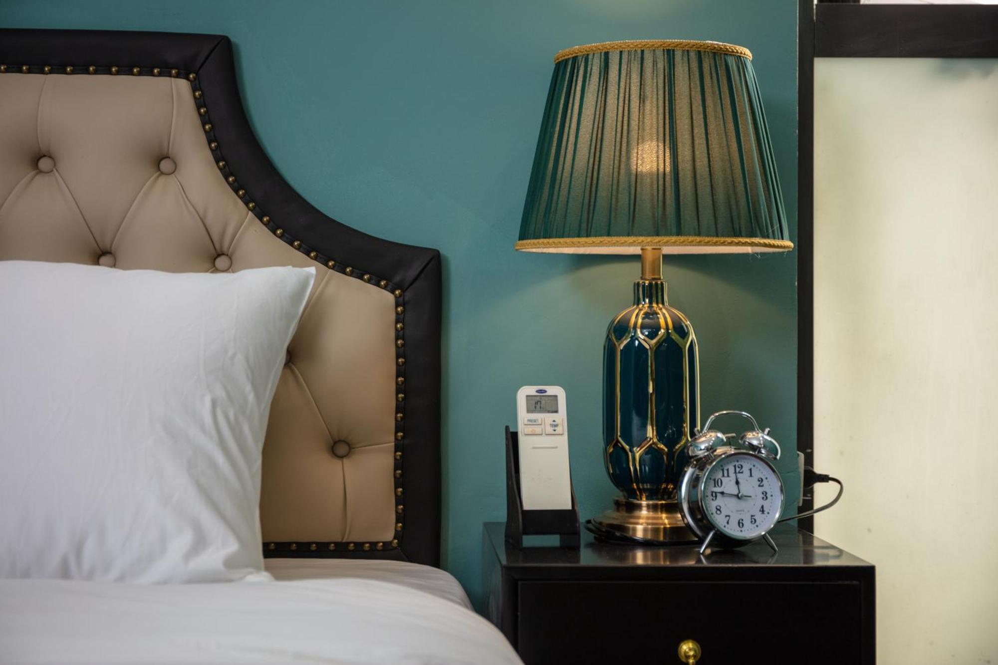 Madelise Adora Hotel & Travel ハノイ市 エクステリア 写真